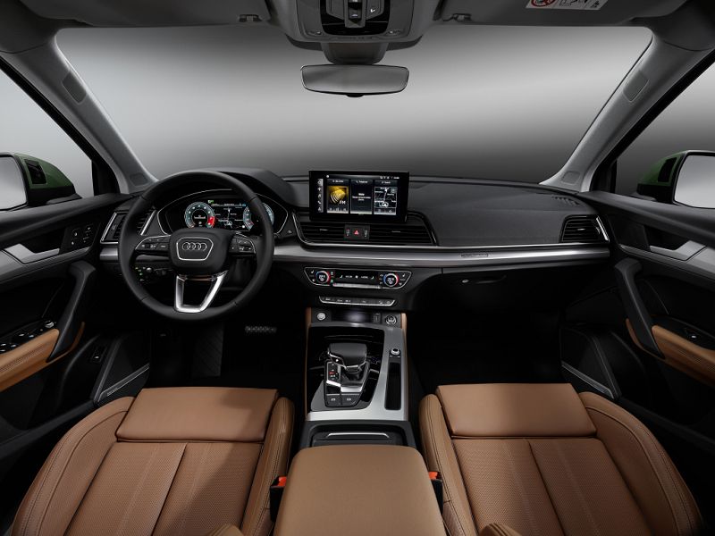 Салон Audi Q5 2021