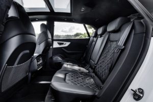 Салон Audi Q8 2021