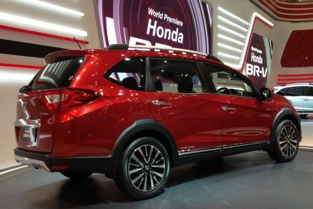 Honda вывела на рынок семиместный кроссовер BR-V