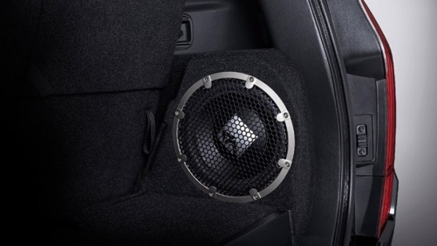 Mitsubishi Pajero Sport получил «музыкальную» спецверсию Rockford Fosgate