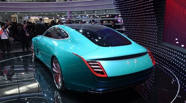 Hongqi представила в Пекине концепт в стиле Maybach и Bentley